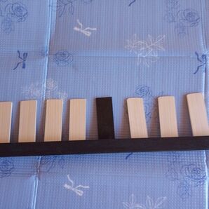 礼板立て回出位牌繰り出し位牌用 縦2.3センチ横45.6センチ 先祖の礼板を回出し位牌から出して立て供養します