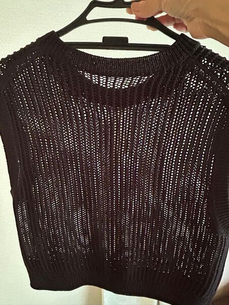 新品 GU ノースリーブニット 黒 透かし編み