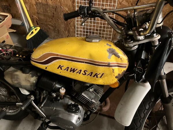 kawasaki km90に似合う ke100用かな アメリカより購入 凹みあり 雰囲気抜群 タンク