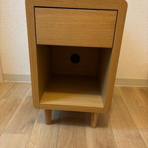サイドテーブル