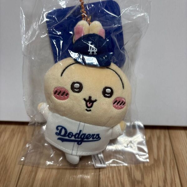 ちいかわ×MLB トーキョーシリーズ うさぎ ドジャース マスコット