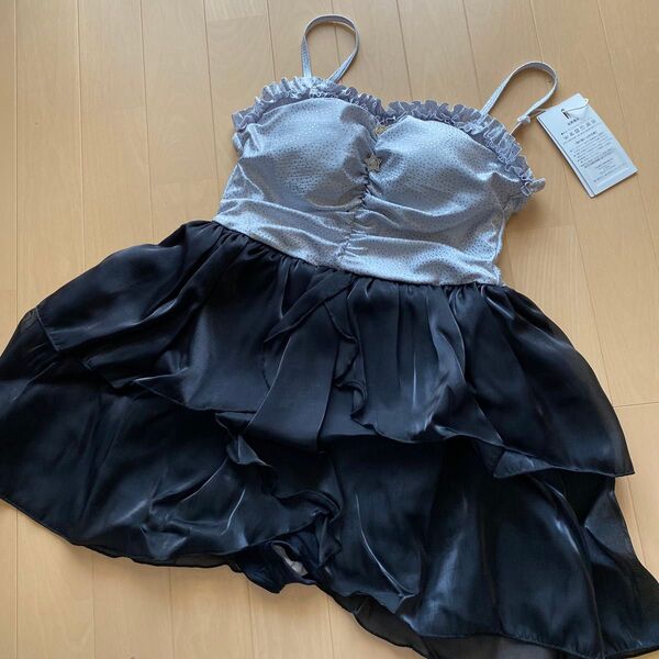 新品未使用タグ付き L 水着 ワンピース水着 黒 スイムウェア シンプル 可愛い