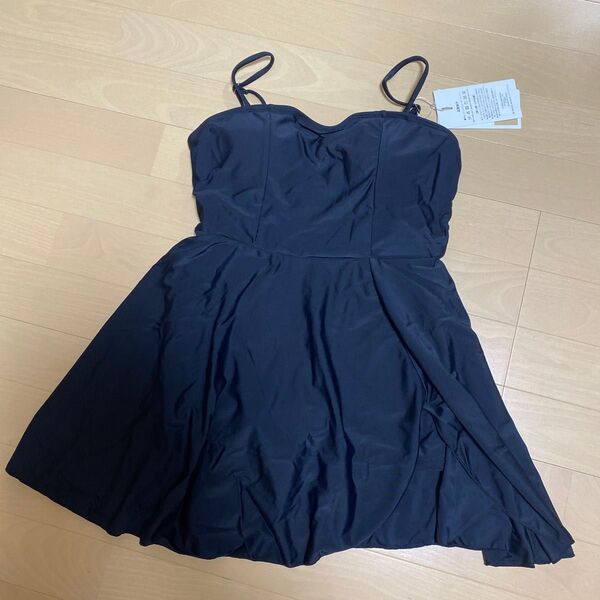 新品未使用タグ付き LL XL 水着 ワンピース水着 黒 スイムウェア シンプル 可愛い