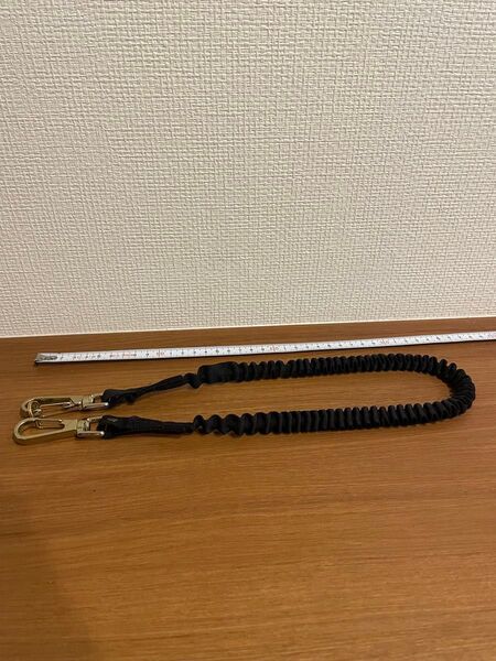 リーシュコード ブラック ゴールド全長およそ70センチ、伸ばすと120センチ程になります。②
