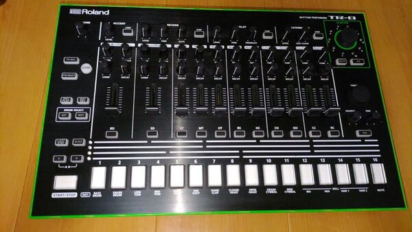 Roland TR-8 Rhythm Performer