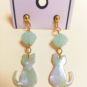 猫と金平糖のピアス イヤリングに交換可能です