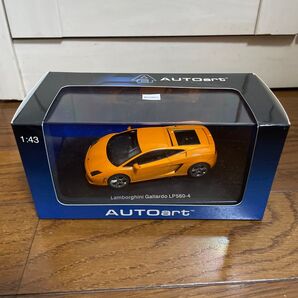 Autoart製ランボルギーニガヤルドLP560-4 1/43ミニカー