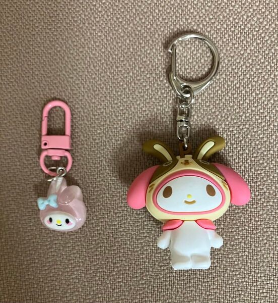 2点セット 未使用 sanrioサンリオ マイメロディ マイメロ キラキラ ラメ ピンク チャーム&立体ラバーキーホルダー 宇佐美