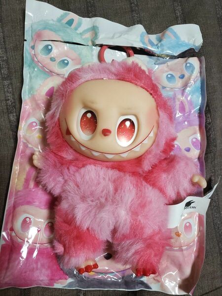 ~時限ゲリラセール~【新品】ラブブ Big into Energy LOVE ぬいぐるみ POP MART LABUBU