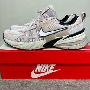 NIKE ナイキ V2K ランニングシューズ スニーカー 27.5 新品 ナイキシューズ