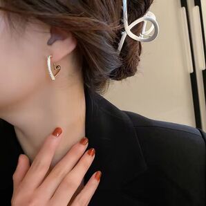 【新品未使用】高品質 ハートフープピアス K18コーティング ゴールド ジルコニア