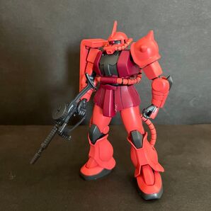 ガンダムプラモデルシャア専用ザク完成品