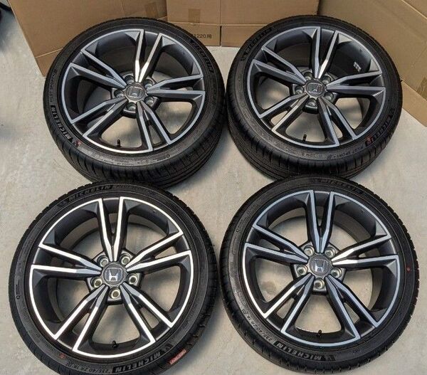 18②ホンダ シビックFL4純正アルミホイール+タイヤ(ミシュラン23540R18)1本の出品(新車ディーラー外し、公道0km)