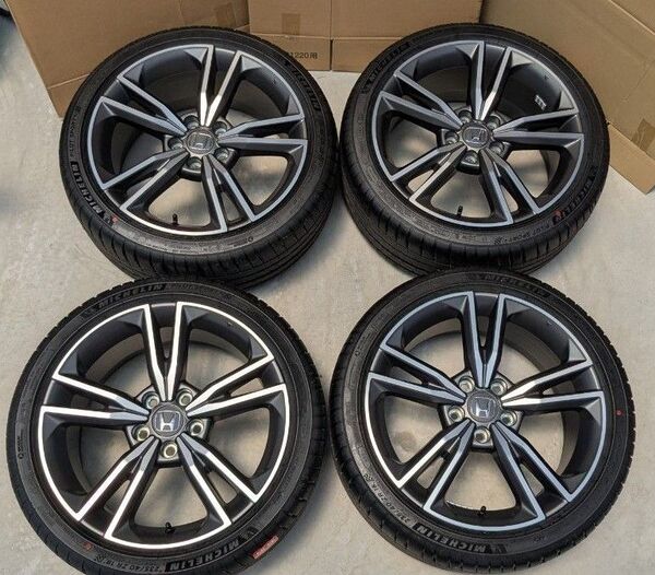 18③ホンダ シビックFL4純正アルミホイール+タイヤ(ミシュラン235/40R18)1本の出品(新車ディーラー外し、公道0km)