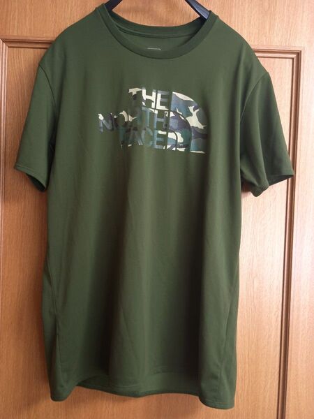 XLサイズ THE NORTH FACE Tシャツ グリーン系 迷彩ロゴ