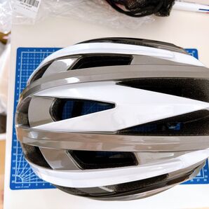 一点のみ!自転車ヘルメット ホワイト・グレー Lサイズ ヘルメット 自転車ヘルメット ロードバイク 軽量