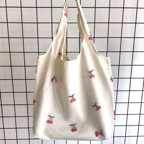 チュール バッグ レディース A4 トートバッグ さくらんぼ キャンバス 大容量 可愛い サブバッグ おしゃれ ホワイト 白