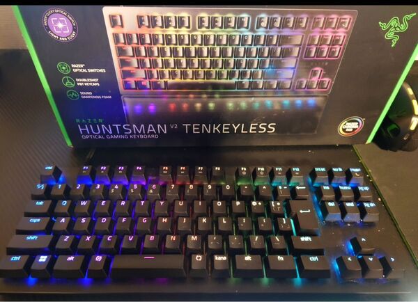 Razer Huntsman V2 Tenkeyless ゲーミングキーボードリニアオプティカルスイッチ日本語配列
