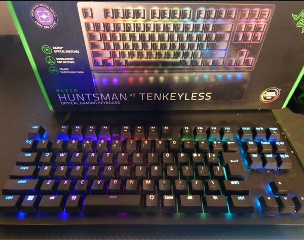 Razer Huntsman V2 Tenkeyless ゲーミングキーボードリニアオプティカルスイッチ日本語配列