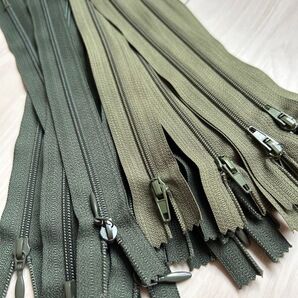 ⑧YKK 20cmファスナー グリーン2種類 26本