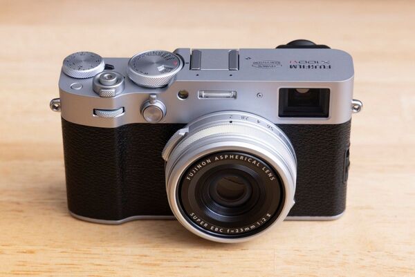 FUJIFILM X100vi シルバー 日英2言語設定モデル フジフィルム 元箱 保証書