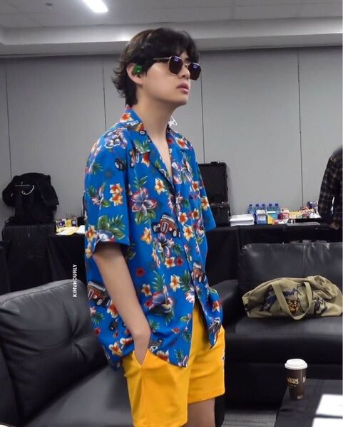 Sサイズ表記 BTS V テテ アロハシャツ レア 半袖 サンサーフ SURF シャツ 総柄トップス