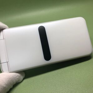 【SIMロック解除済】au GRATINA KYF42 ホワイト