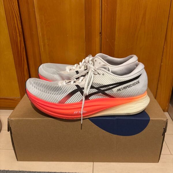 (美品)アシックス メタスピードエッジプラス 26.0 asics 厚底カーボンシューズ