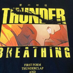 ユニクロ 雷の呼吸 壱ノ型・霹靂一閃!『鬼滅の刃』 UT・善逸 グラフィックTシャツ・半袖 サイズS ♪♪