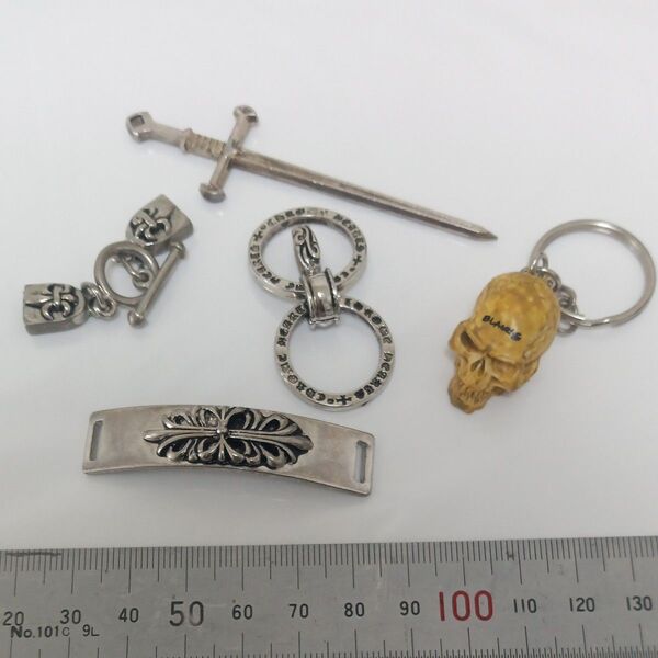 アクセ ドクロ キーホルダー 剣
