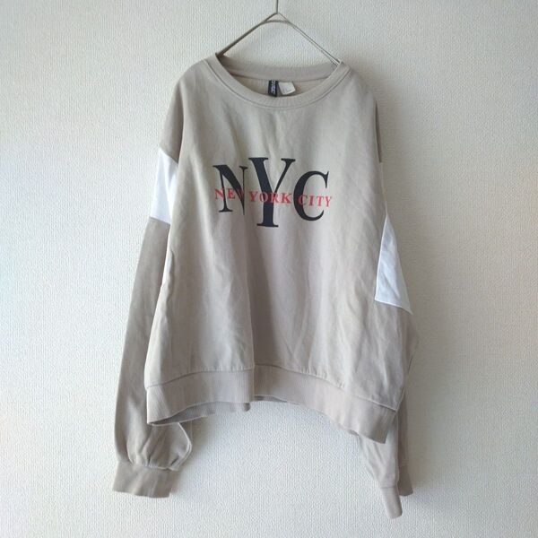 H&M DIVIDED 長袖 トップス トレーナー スウェット ロゴ NYC コットン ベージュ系 M 古着 男女兼用
