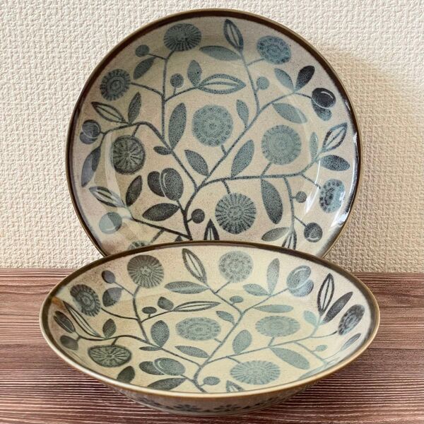 新品未使用 美濃焼 クラシコ カレーパスタ皿 2枚セット 花とオリーブ 21.5cm お花 北欧風