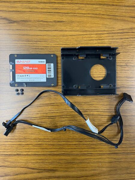 SUNEAST SSSD 2.5インチ 、2.5インチSSD/HDD→3.5インチ変換ブラケット 、ネジ、コード セット売り