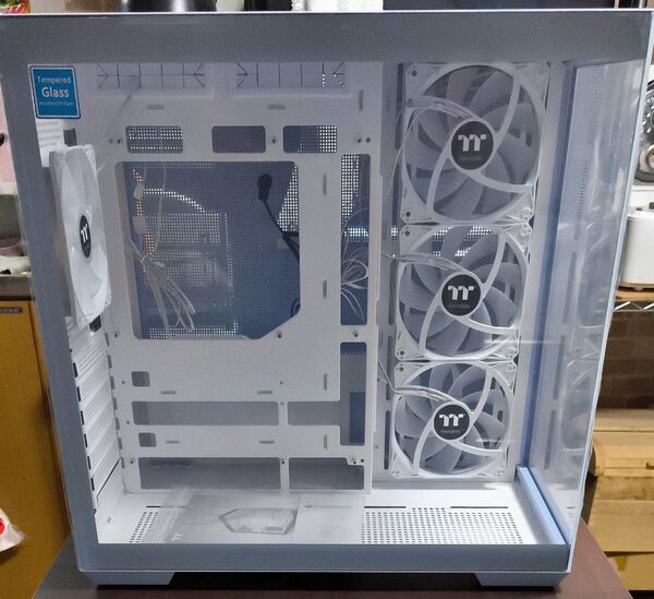 Thermaltake View 380 TG ARGB Hydrangea Blue Edition PCケース