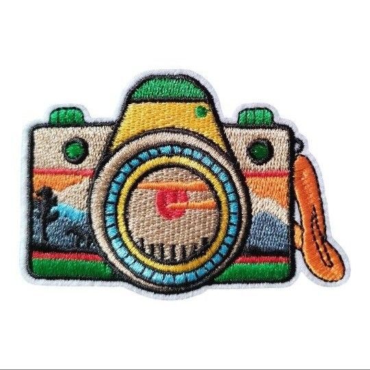 C-53【 アイロンワッペン 】 刺繍ワッペン アップリケ リメイク カメラ camera アウトドア 山 マウンテン ワッペン