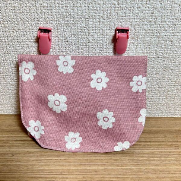 ハンドメイド 北欧風のお花柄(ピンク)&チェック柄の移動ポケット クリップ付き