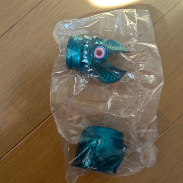 単眼コウモリ アイビー EYEBAT BEAST One up. 限定版グリン