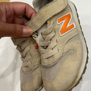 ニューバランスベージュ男女いけるオシャレで可愛い履きやすく歩きやすいスニーカー18センチ