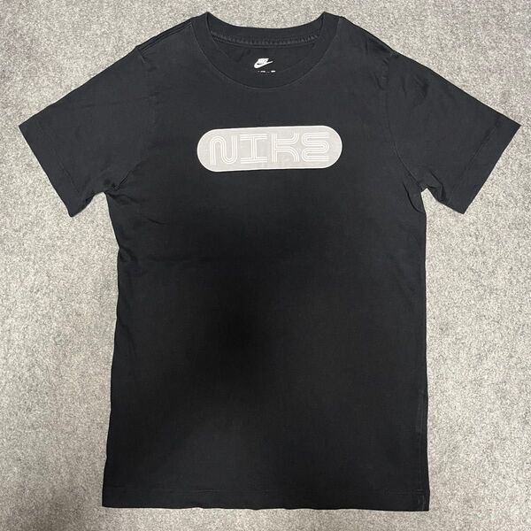良品 ナイキ NIKE Tシャツ M 150cm相当 ブラック系 半袖 ロゴ スポーツ キッズ ジュニア 春夏 子供服 学校服
