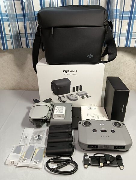 DJI Mini2フライモアコンボ 美品 国内正規品 4K 空撮ドローン 即決購入オマケ有