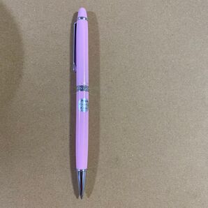 プラチナ万年筆 エランメタリック ボールペン 定価は税抜3000円 ピンク ELAN 軸は金属製で重量感があります