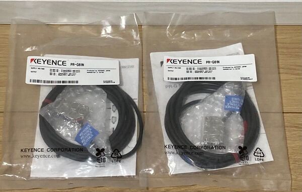 週末値下 新品 2個 KEYENCE PR-G61N アンプ内蔵型光電センサ PR-Gシリーズ 角型 回帰反射型 ケーブルタイプ