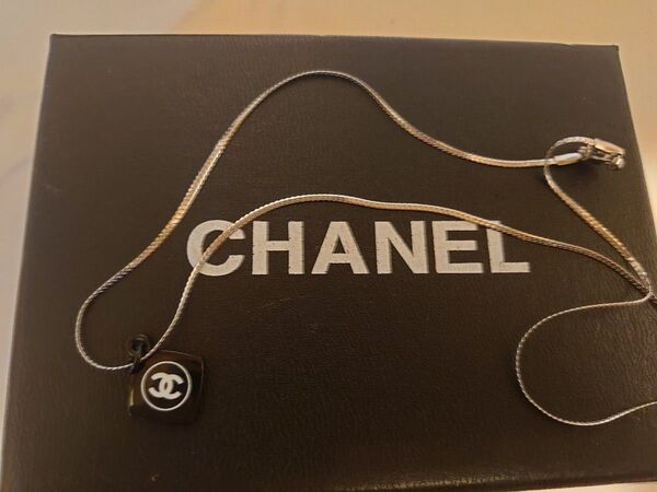 確実正規品CHANEL ココマークチャーム +ネックレスチェーンシルバー付き