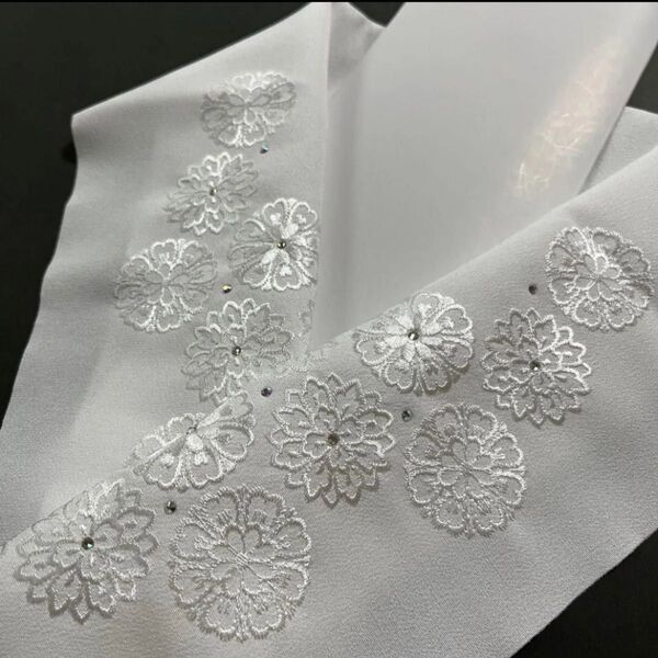 新品 ビジュー付き 刺繍半衿 和装小物 洗えるポリエステル ホワイト