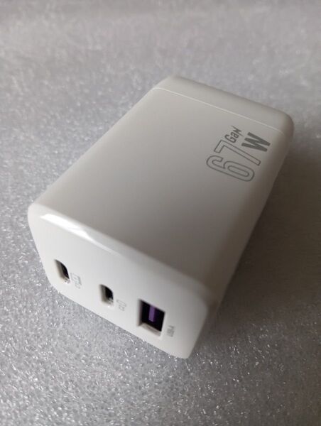 NOVOO 67W USB C 充電器【業界最軽量・超短設計・GaN III窒化ガリウム】タイプC PD急速充電器