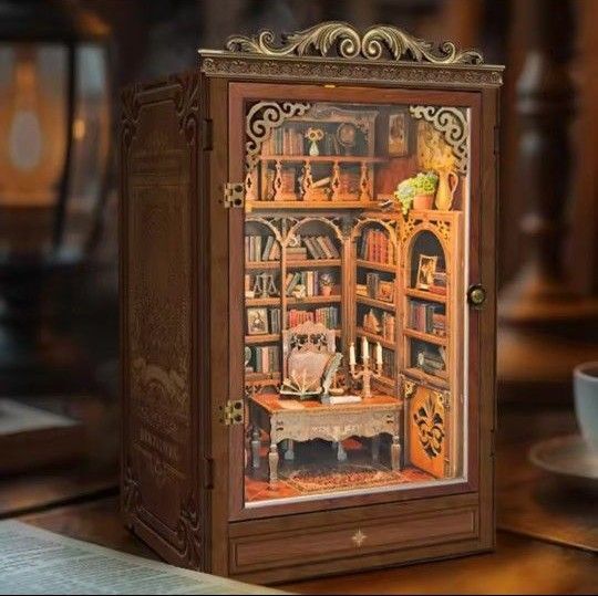 ドールハウス完成品オーダー。ブックエンドアンティークな本屋