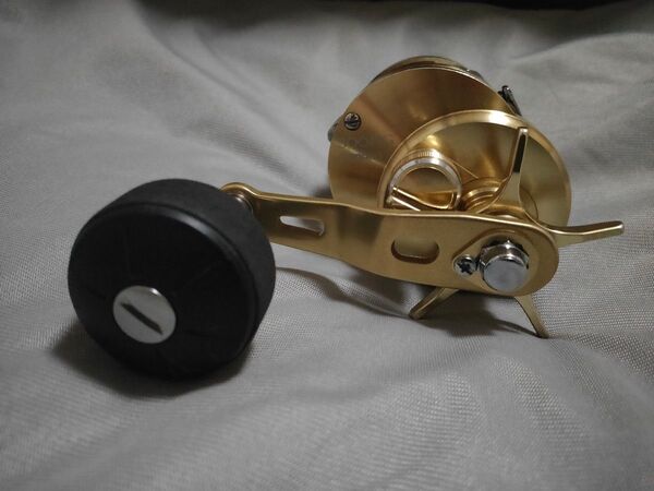 シマノオシアコンクエスト300HGラウンドノブ 右ハンドル