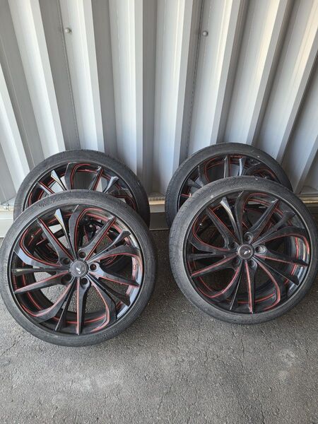 C27セレナ装着 ウェッズ レオニスTE 8J19 PCD114.3 5H inset50 225/40R19 ×4