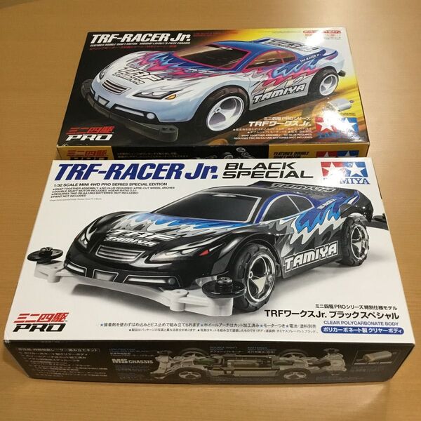 タミヤ ミニ四駆特別企画商品 TRFワークスJr. ブラックスペシャル 95550と通常版 18613