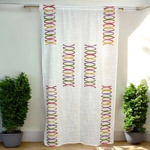 おしゃれなロング刺繍 ポリエステル素材 間仕切り 目隠し 遮光 断熱 冷気遮断 日本製